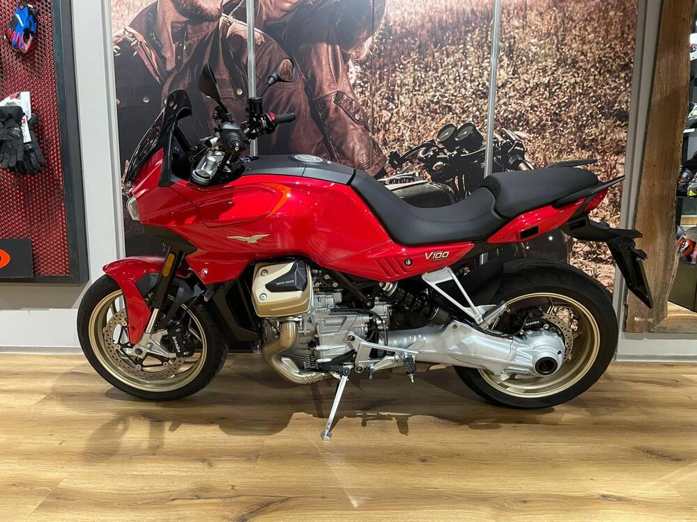 Moto Guzzi V100 Mandello (2022 - 24)
