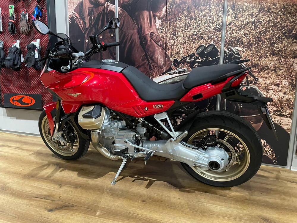 Moto Guzzi V100 Mandello (2022 - 24) (4)