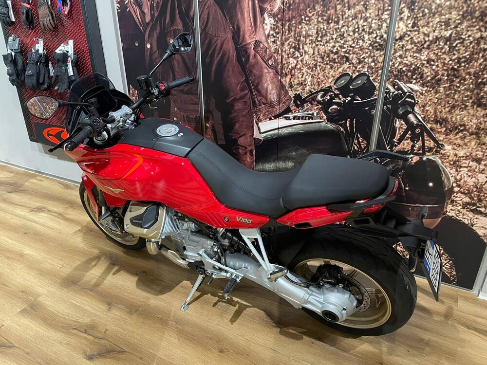 Moto Guzzi V100 Mandello (2022 - 24) (5)