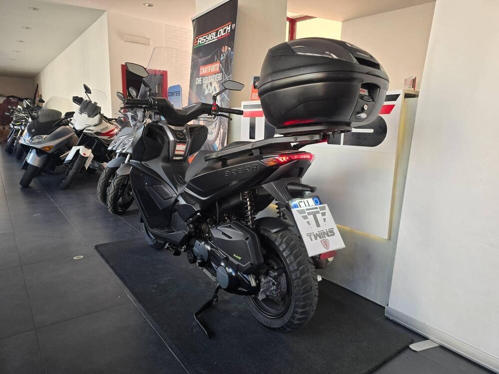 Kl Brera 300 (2022 - 25) (5)