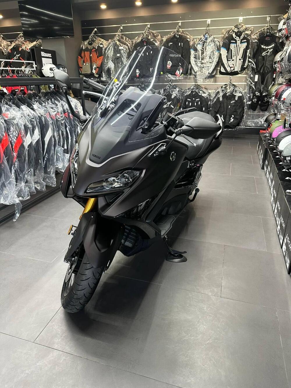 Yamaha T-Max 560 Tech Max (2022 - 24) (2)