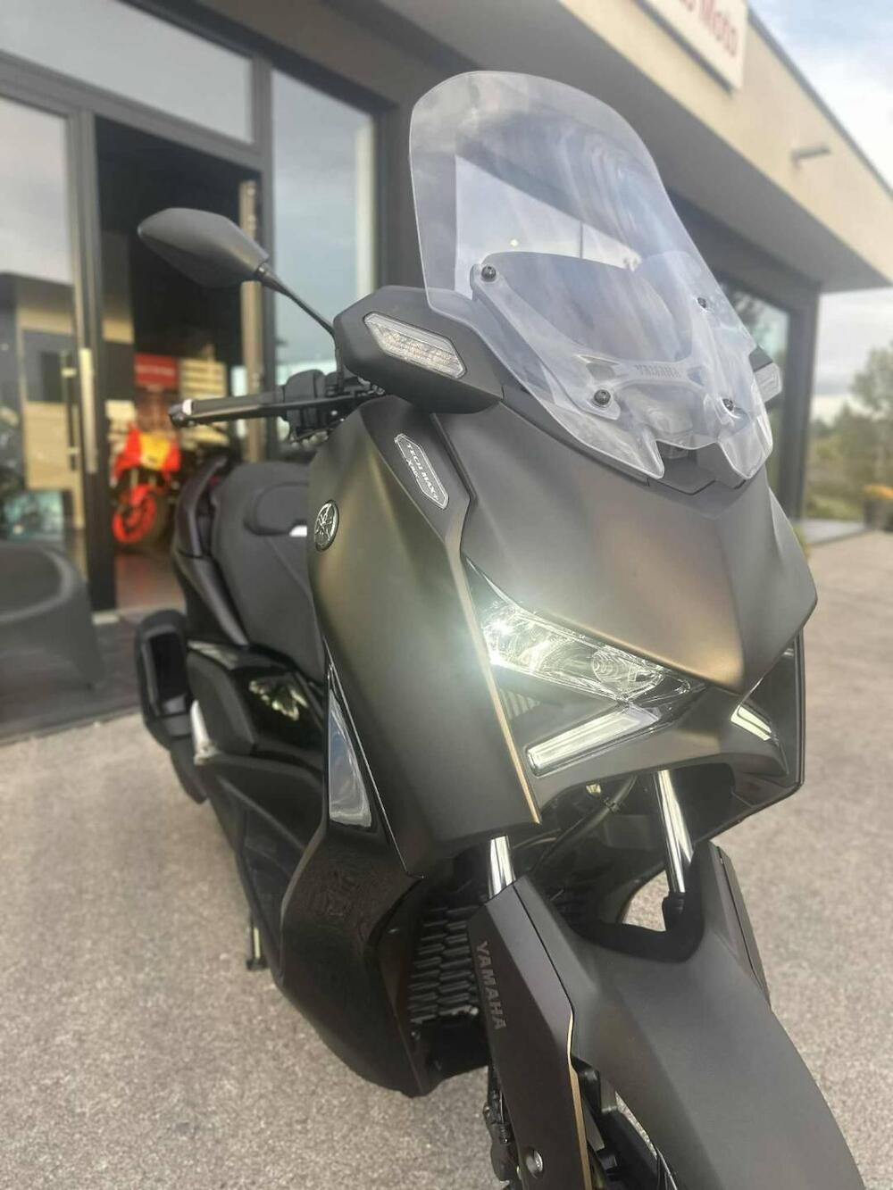 Yamaha X-Max 300 Tech Max+ (2025 - 26) (5)