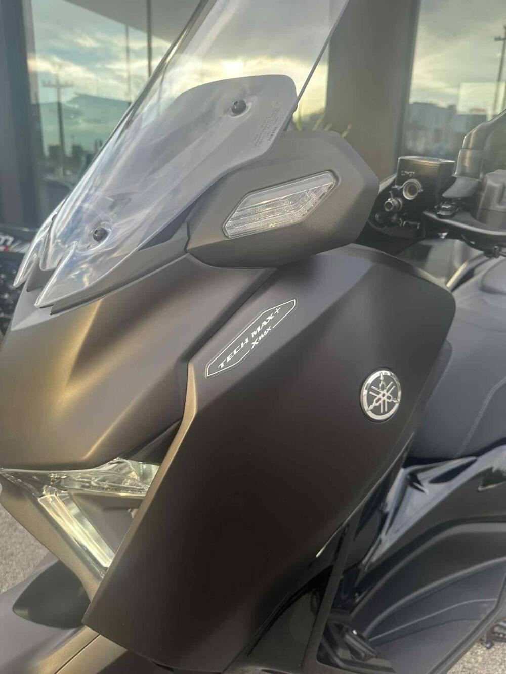Yamaha X-Max 300 Tech Max+ (2025 - 26) (6)