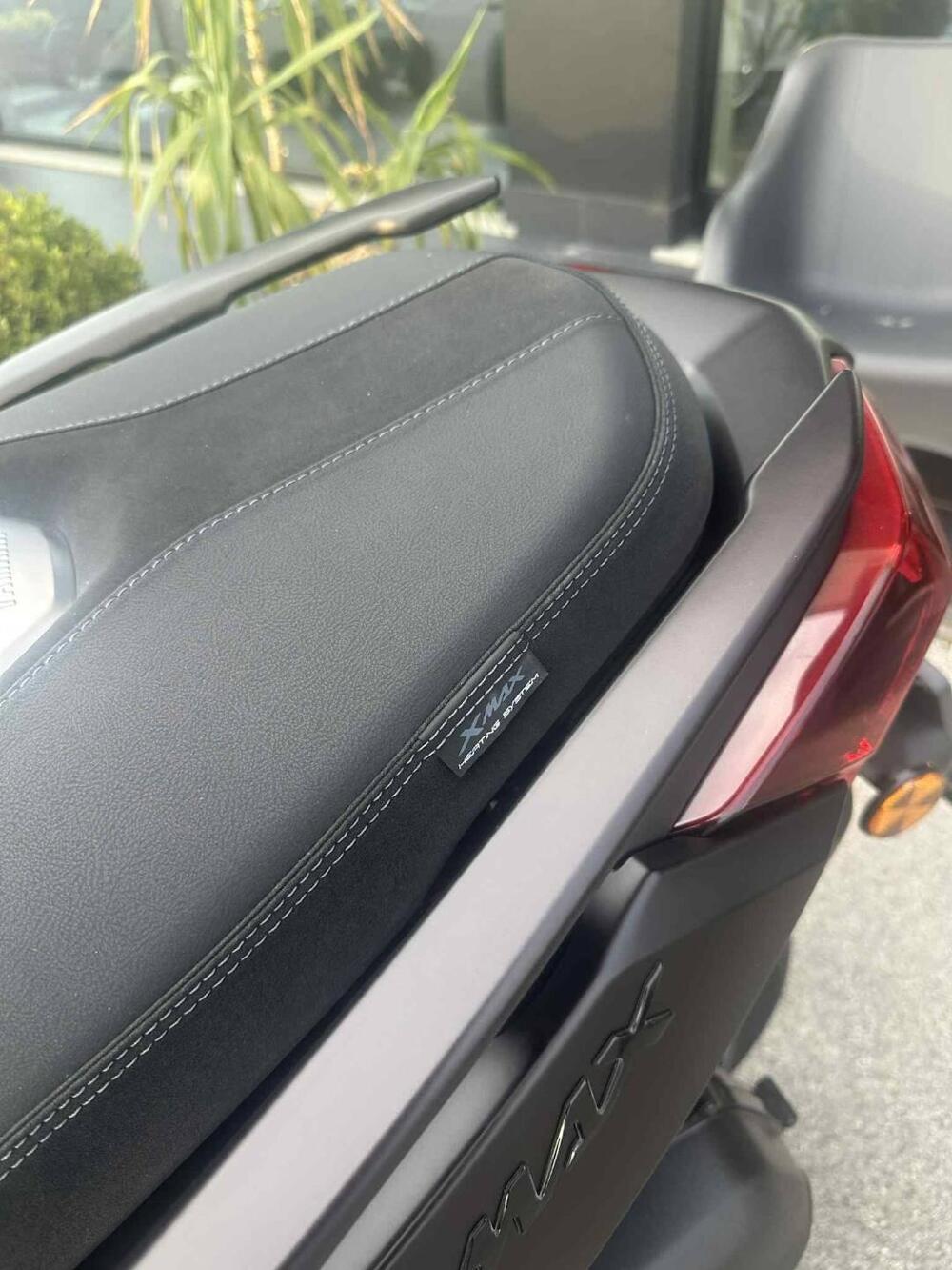 Yamaha X-Max 300 Tech Max+ (2025 - 26) (9)
