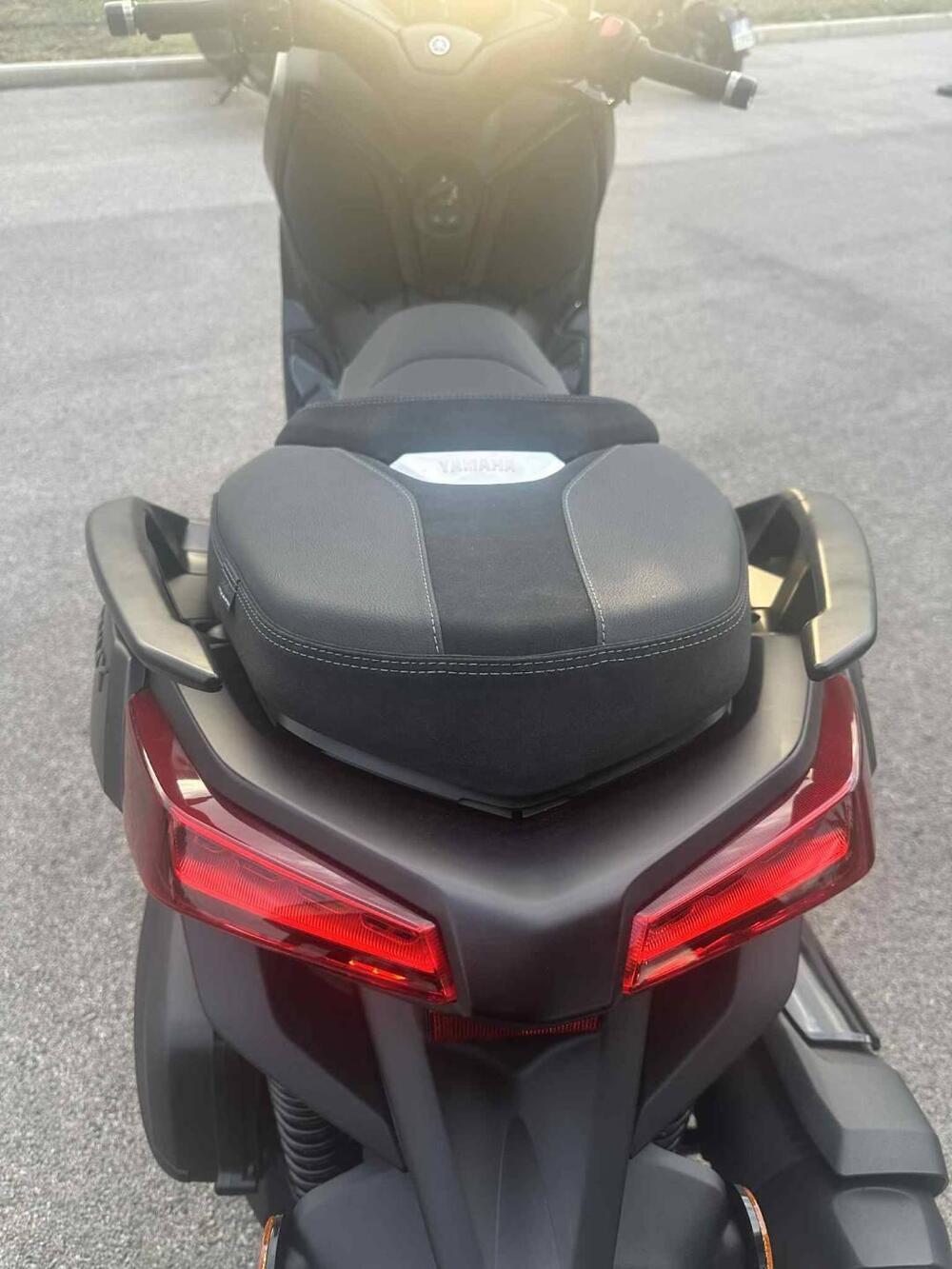 Yamaha X-Max 300 Tech Max+ (2025 - 26) (10)