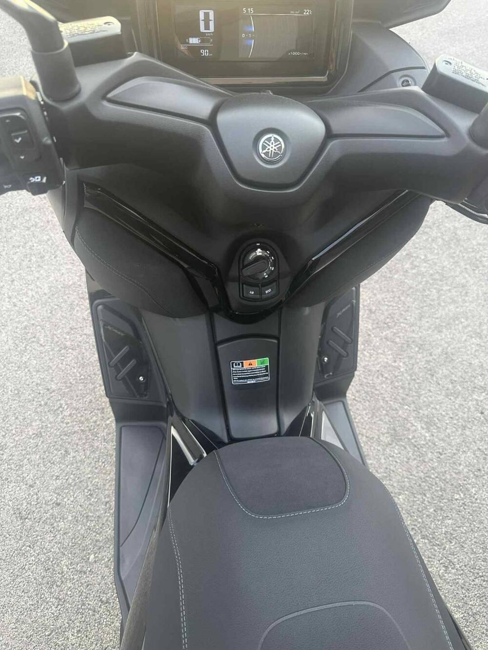 Yamaha X-Max 300 Tech Max+ (2025 - 26) (11)