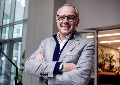 “Se fossimo rimasti fedeli al passato, oggi la F1 sarebbe scomparsa”: per Domenicali la parola d’ordine è intrattenimento. E sulla Ferrari dice…