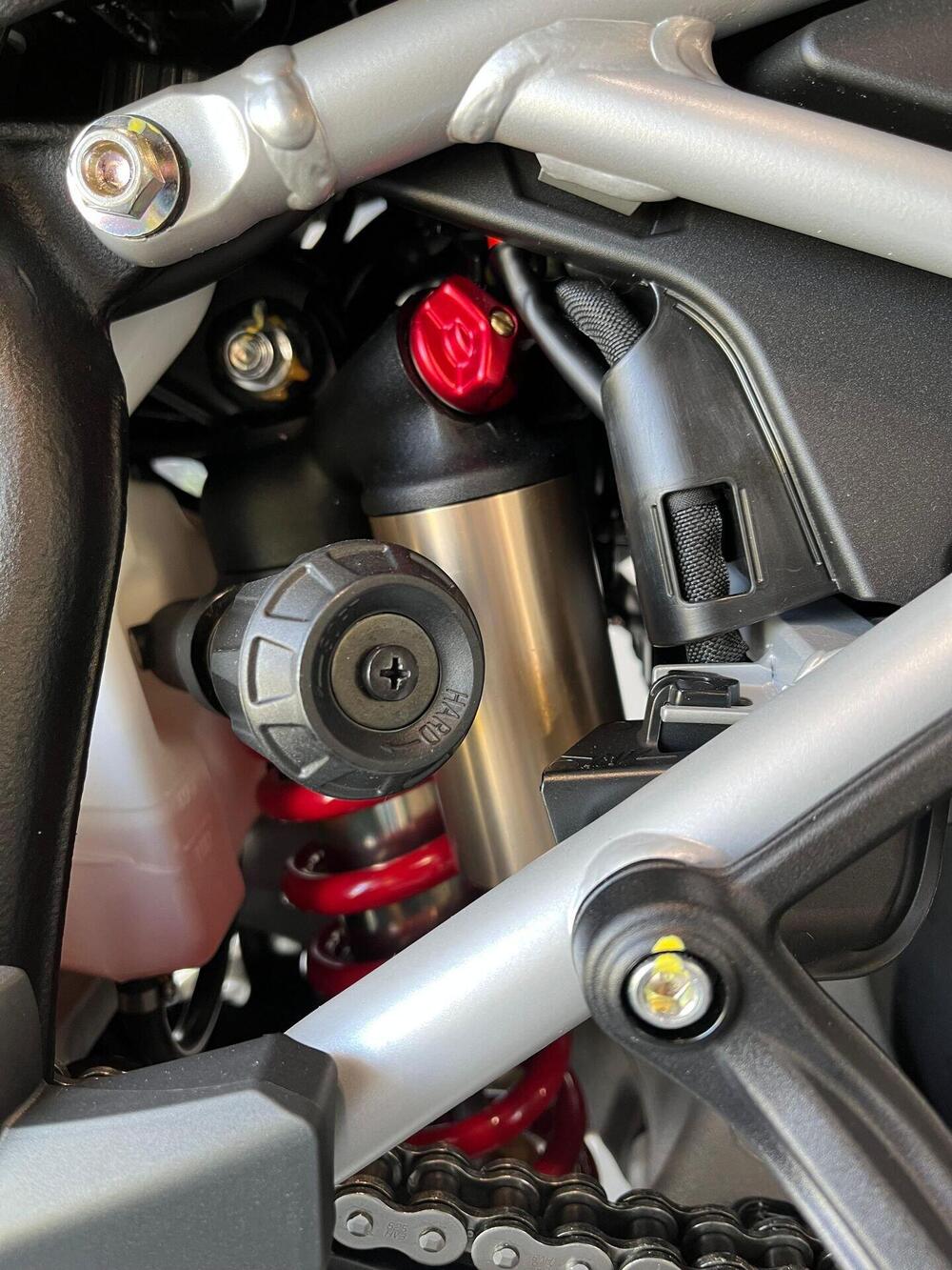 MV Agusta LXP Orioli (2024 - 25) (11)