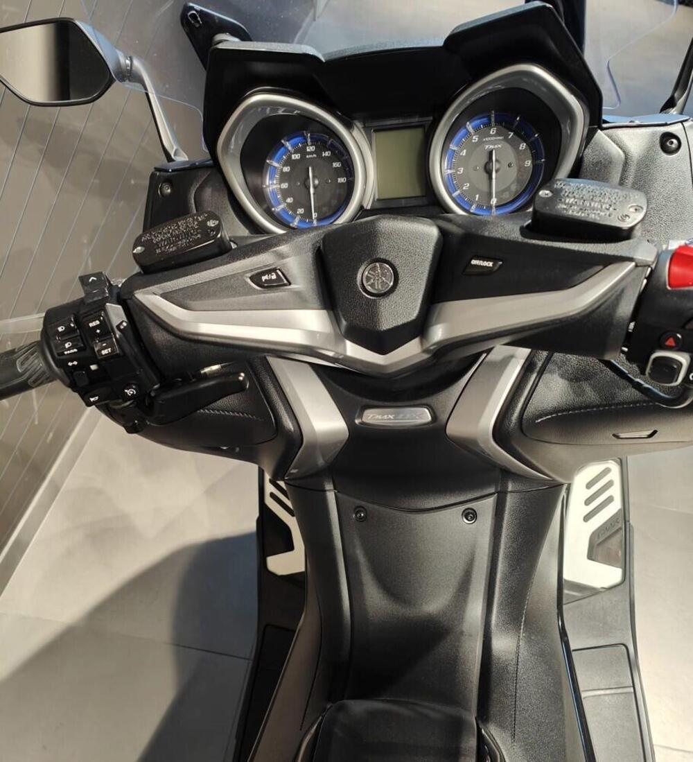 Yamaha T-Max 530 DX (2017 - 19) (2)