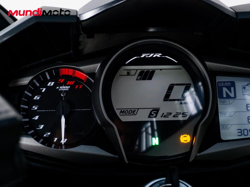Yamaha FJR 1300 A (2013 - 15) (12)
