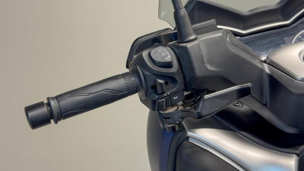 Yamaha X-Max 400 ABS (2017 - 20) (9)