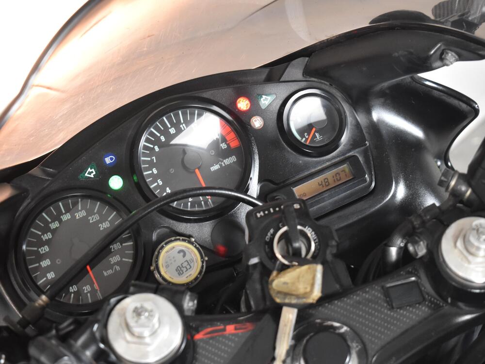 Honda CBR 600 F (1999 - 00) (7)