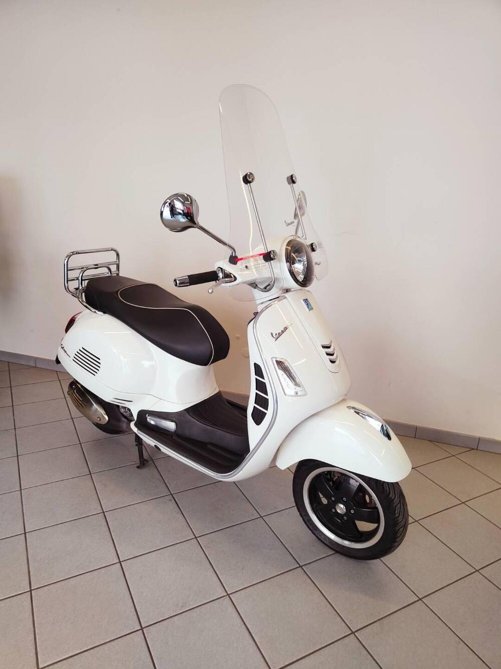Vespa GTS 300 Super (2017 - 18) (2)