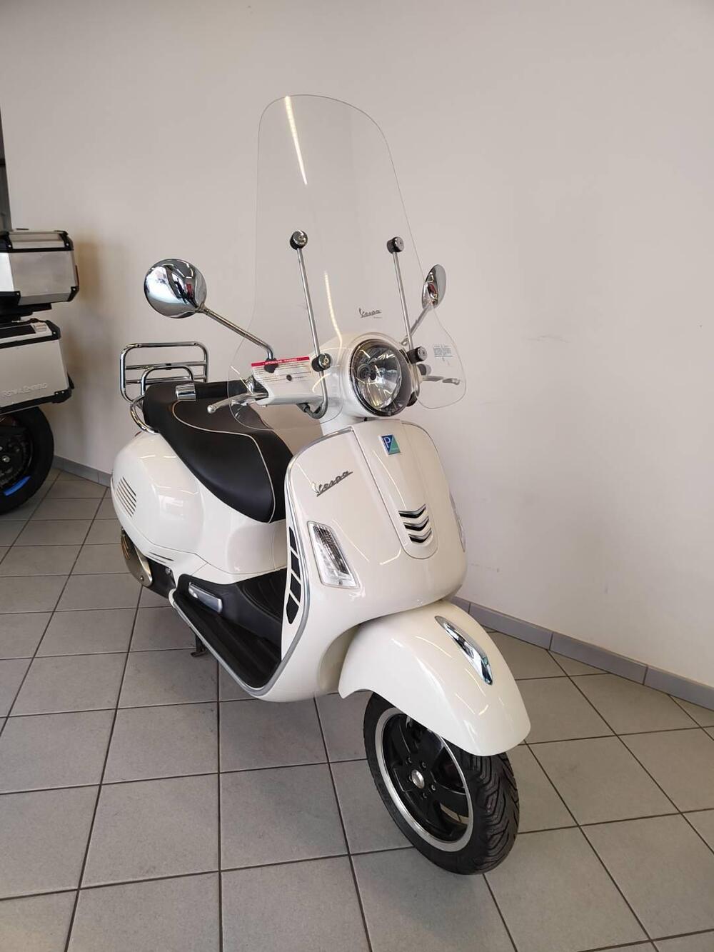 Vespa GTS 300 Super (2017 - 18) (12)