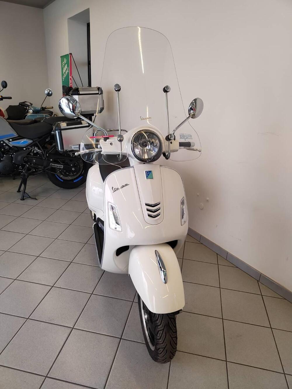 Vespa GTS 300 Super (2017 - 18) (13)