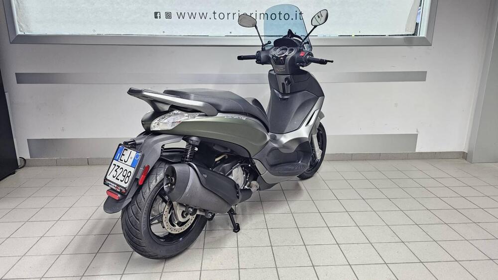 Piaggio Beverly 300 i.e. ABS-ASR (2016 - 20) (6)
