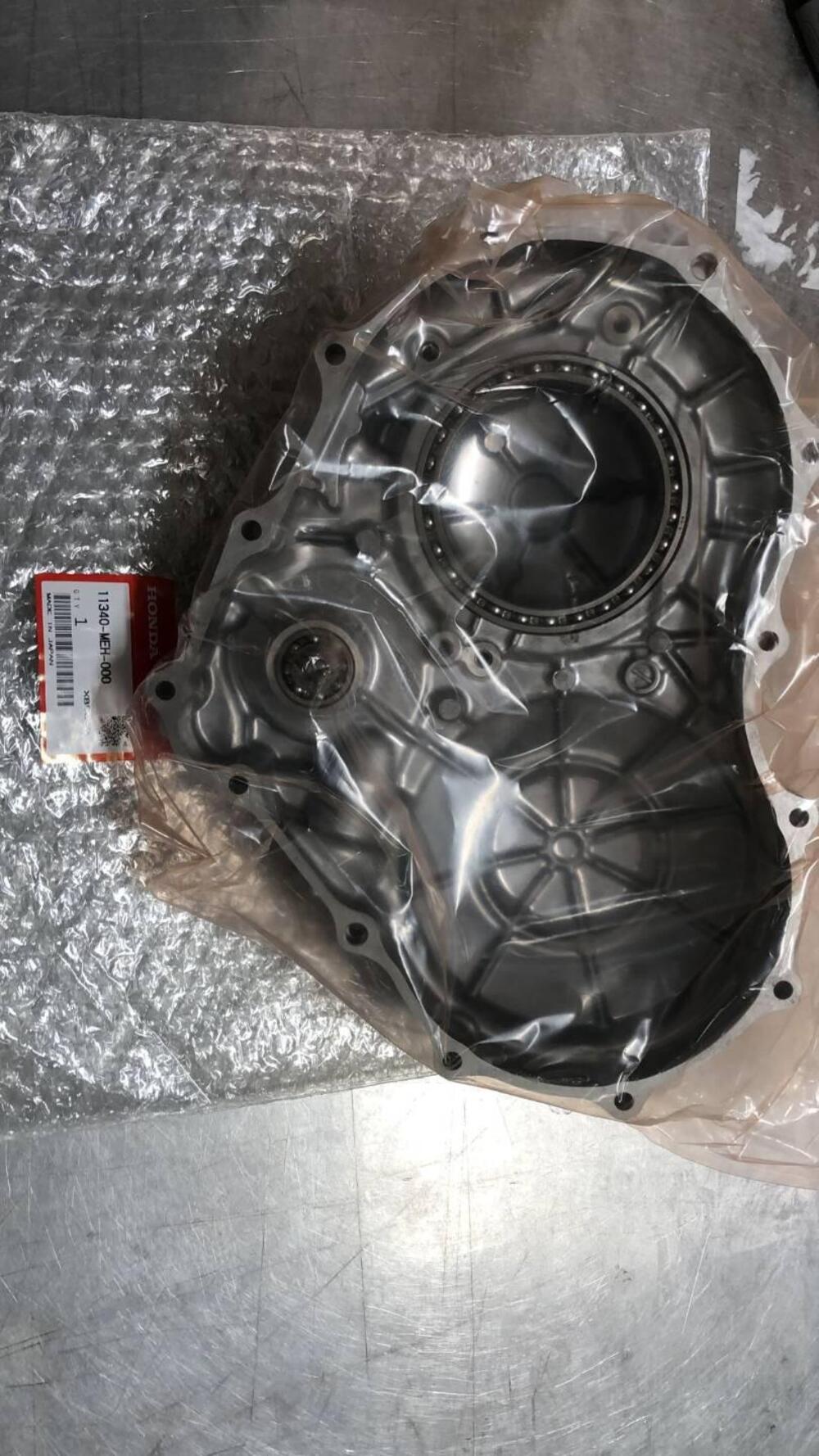 CARTER FRIZIONE PER HONDA DN01 CODICE 11340MEH000 (2)