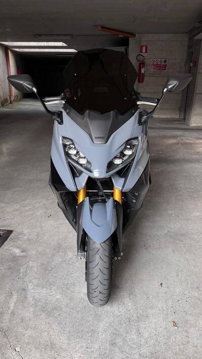 Yamaha T-Max 560 Tech Max (2022 - 24) usata