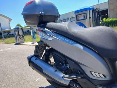 Kymco People 300i GT (2010 - 17) usata