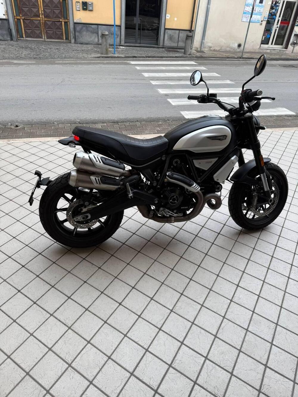 Ducati Scrambler 1100 Dark Pro (2020 - 24) (2)