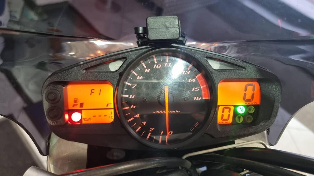 Suzuki GSR 600 (2006 - 11) (7)