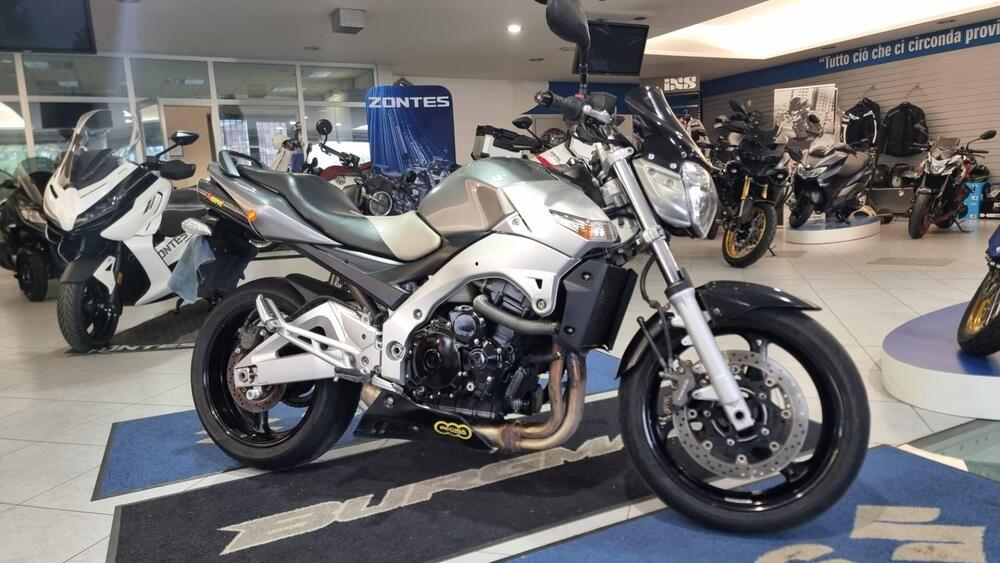 Suzuki GSR 600 (2006 - 11) (2)