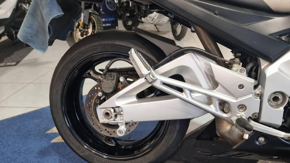 Suzuki GSR 600 (2006 - 11) (12)