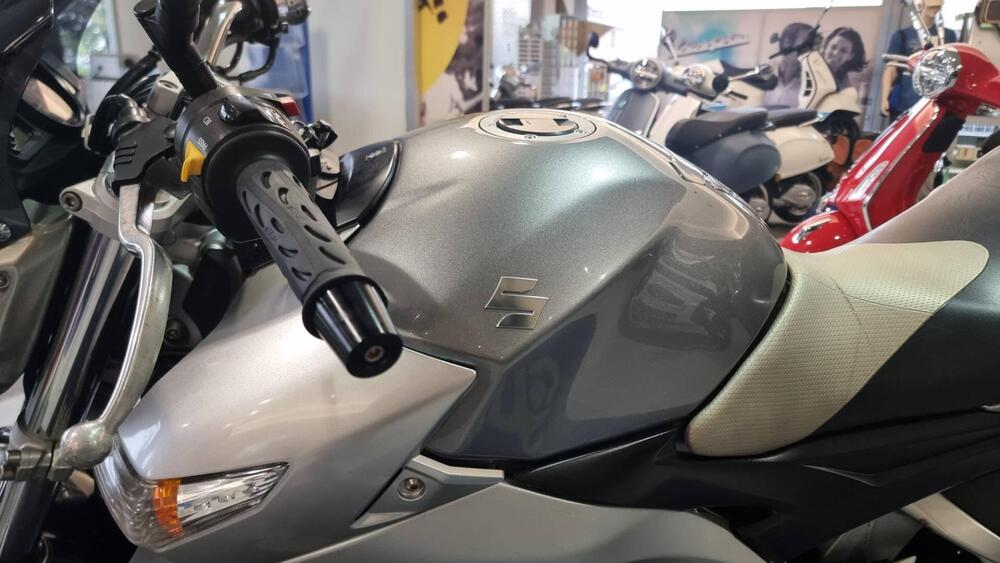 Suzuki GSR 600 (2006 - 11) (15)