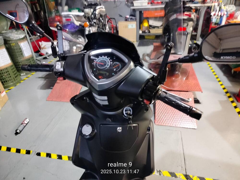 Kymco Agility 50 R16 + (2021 - 26) (3)