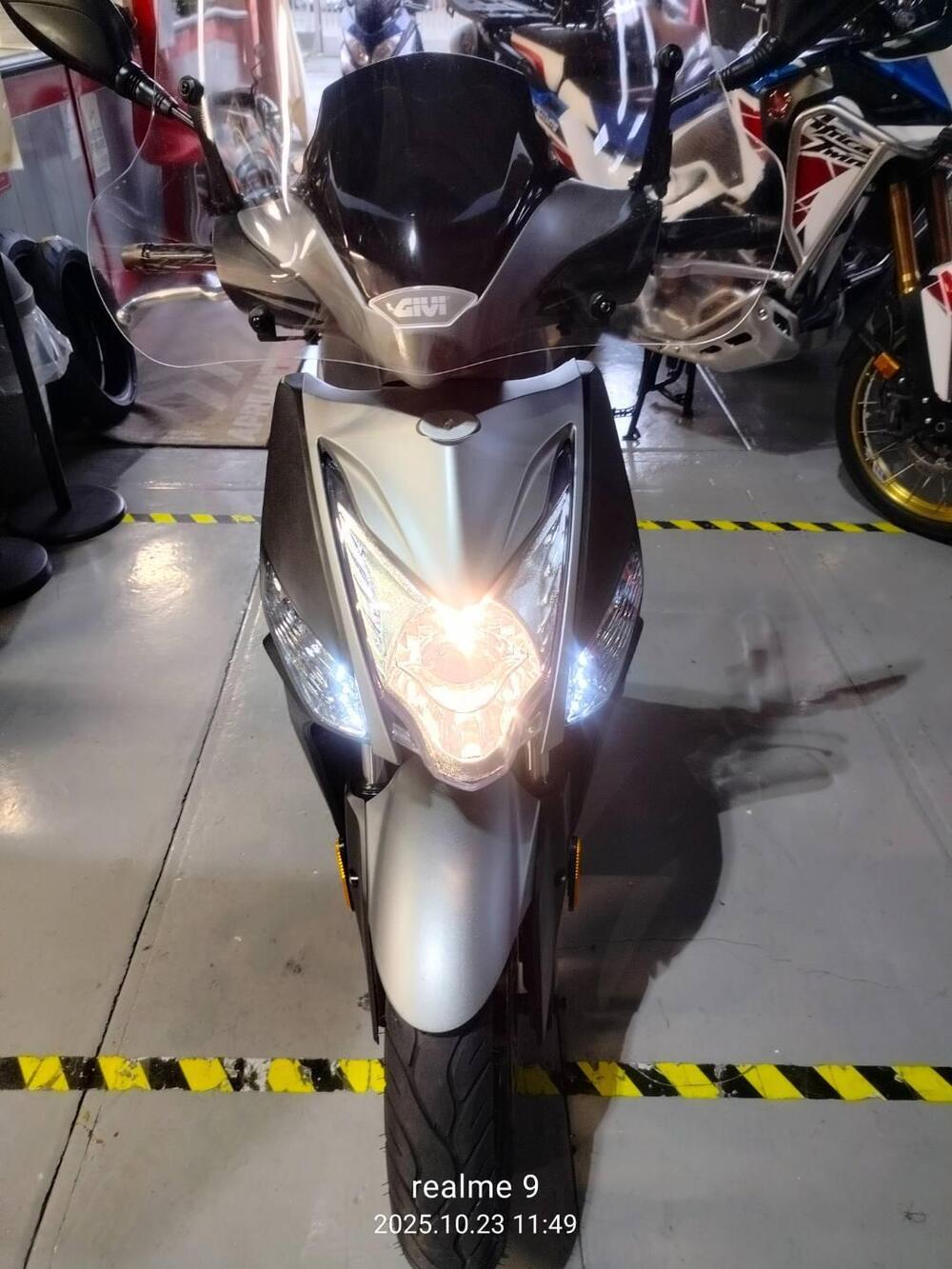 Kymco Agility 50 R16 + (2021 - 26) (17)