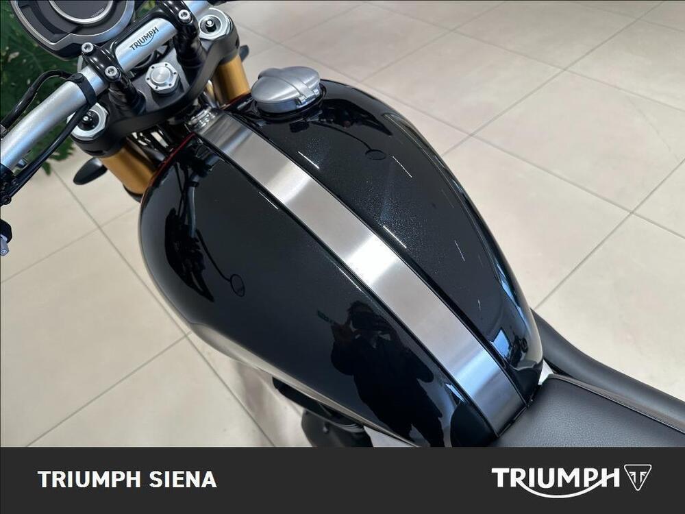 Triumph Scrambler 1200 XE (2024 - 25) (10)