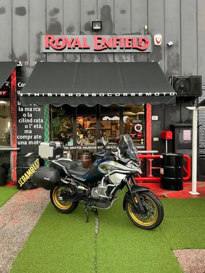 CFMOTO 800MT Touring (2022 - 25) usata