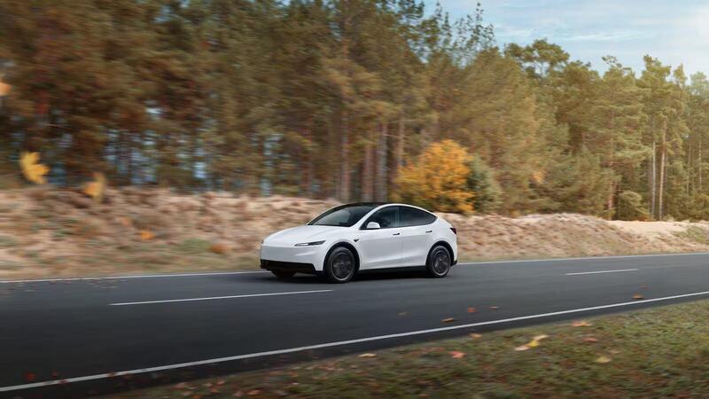 Tesla richiama quasi 13.000 auto negli USA: rischio perdita di potenza per Model 3 e Model Y