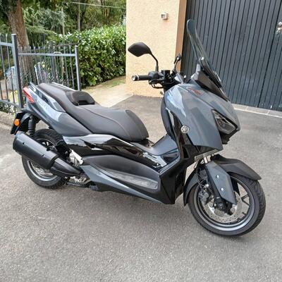 Yamaha X-Max 300 Tech Max (2021 - 24) usata