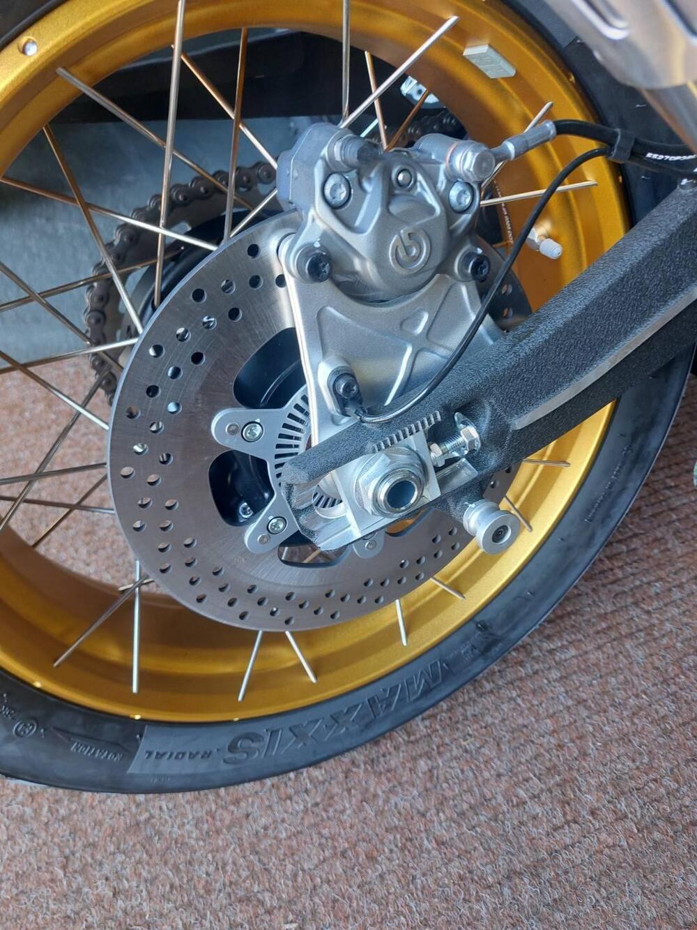 QJ Motor SRT 900 SX (2025 - 26) (4)