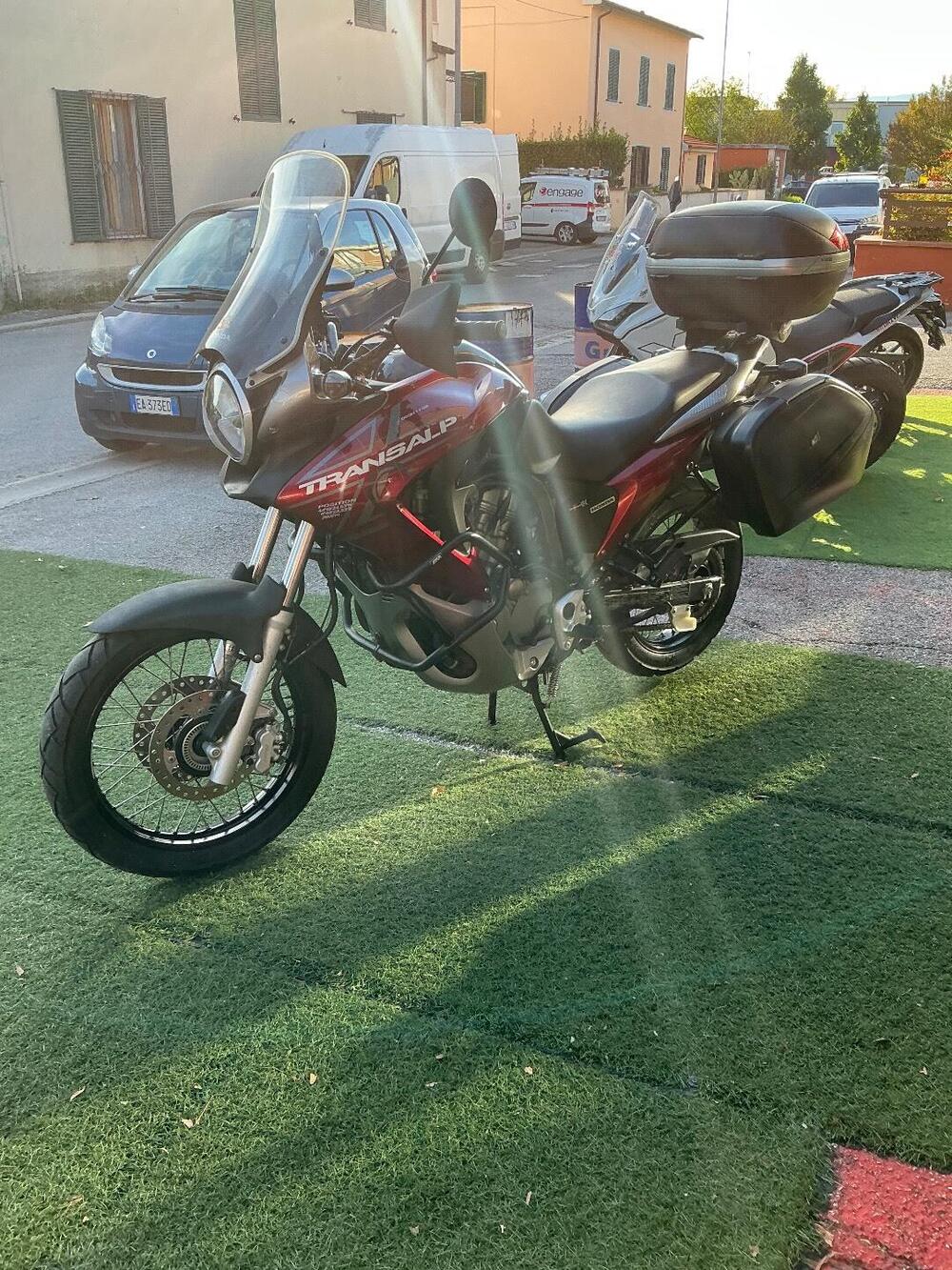 Honda Transalp XL 700 V ABS (2007 - 2013) (2)