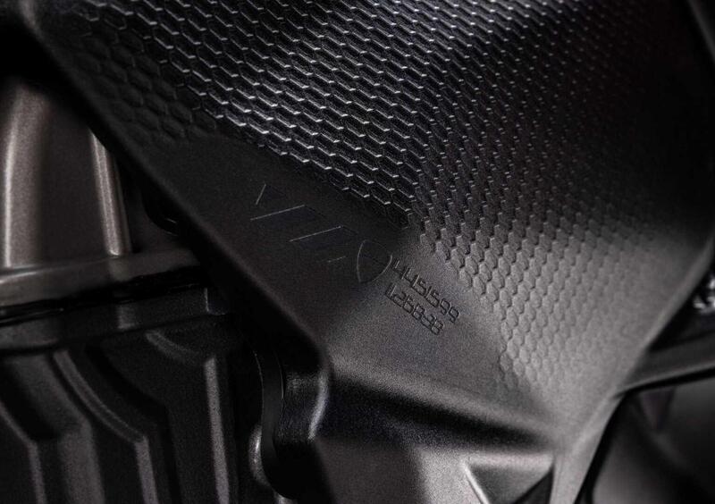 Ducati Monster 890 Monster 890 + (2026) (18)