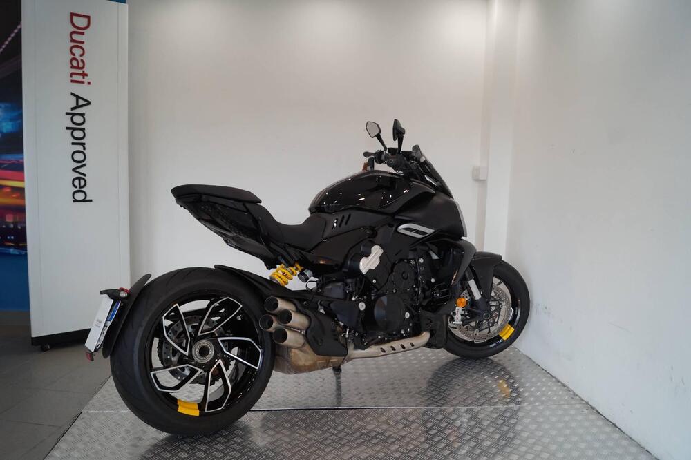 Ducati Diavel V4 (2023 - 26) (4)