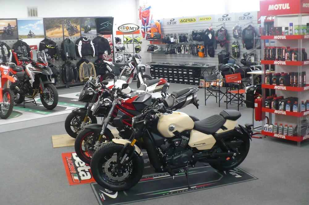 Benelli Leoncino 400 Bobber (2026) (3)