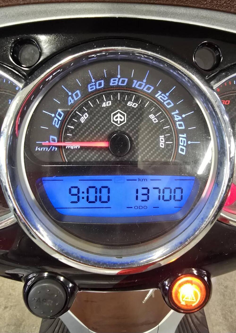 Piaggio Beverly 350 ABS (2016 - 20) (7)