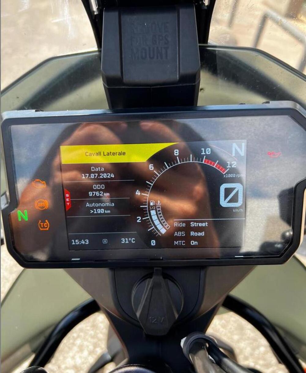 KTM 890 Adventure (2022) (3)