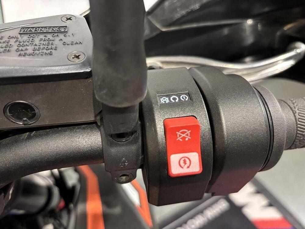 KTM 890 Adventure (2022) (9)