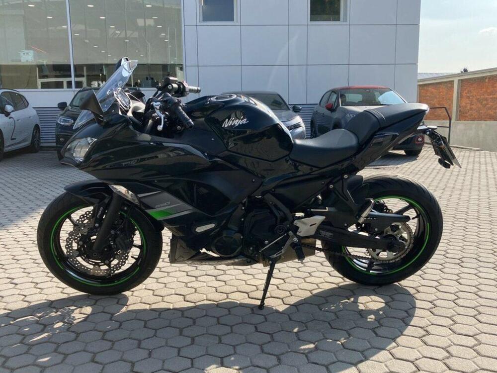 Kawasaki Ninja 650 KRT Tourer (2017 - 19) (4)