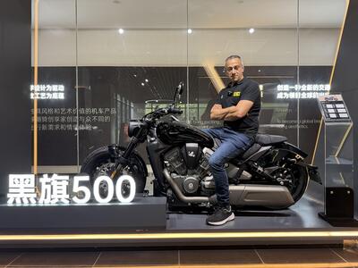 Sono tanti, sono appassionati e non hanno paura di nulla: viaggio nella Cina della moto