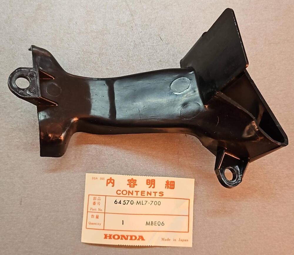 64570ML7700 Condotto DX aria VFR 750 Honda (2)