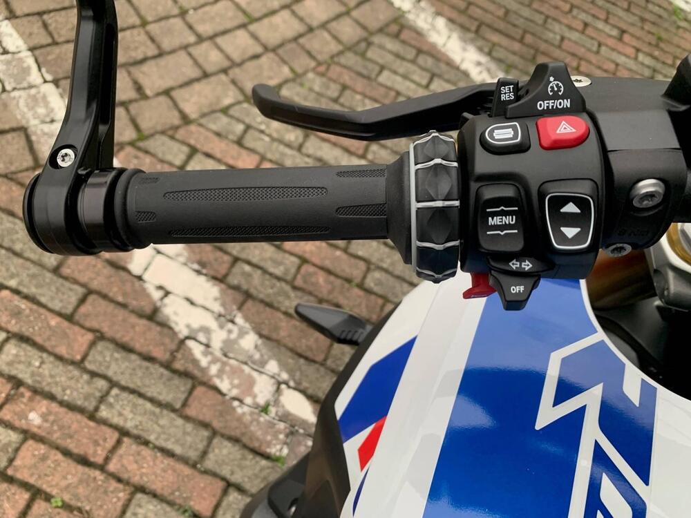 Bmw R 1300 R (2026) (11)