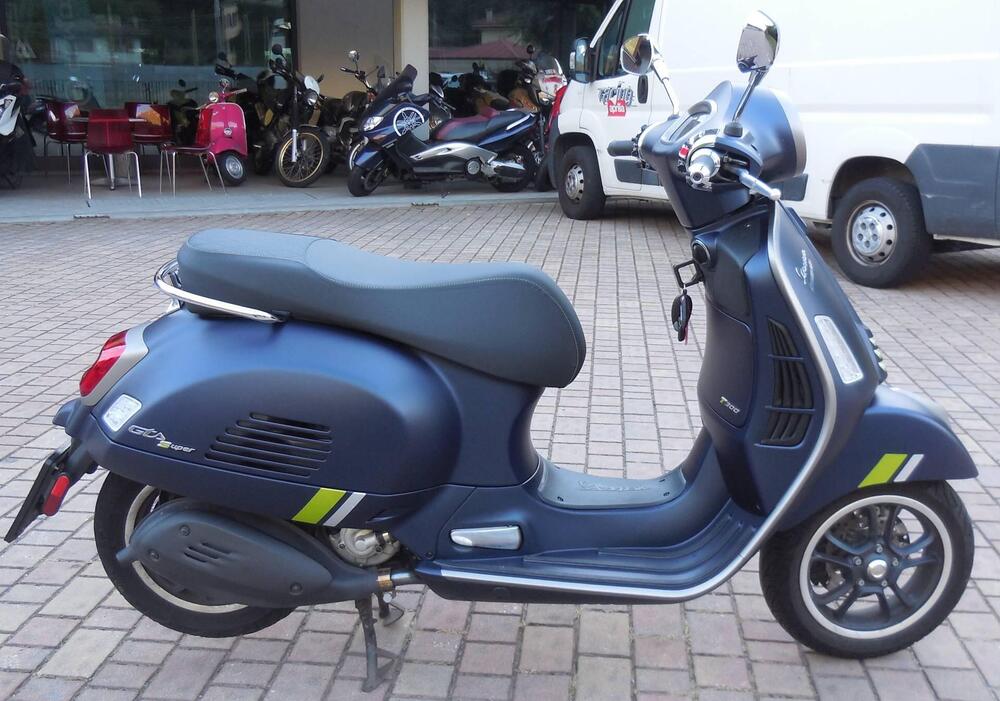 Vespa GTS 300 Super Tech (2023 - 24) (3)