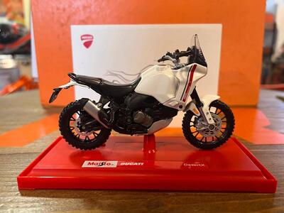 Ducati DesertX (2022 - 25) usata