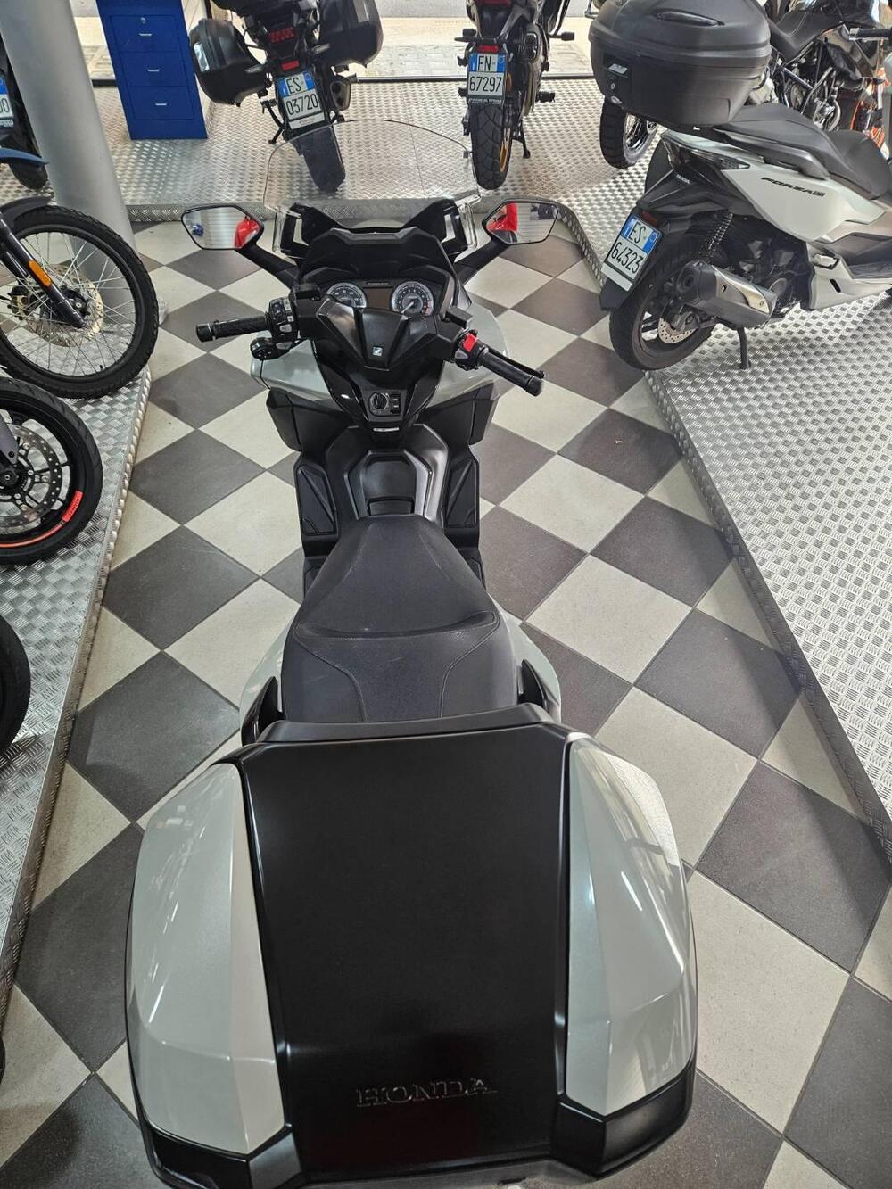 Honda Forza 350 Deluxe (2022 - 24) (4)