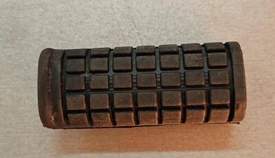 50611ke7000 Gradino in gomma VF400F Honda